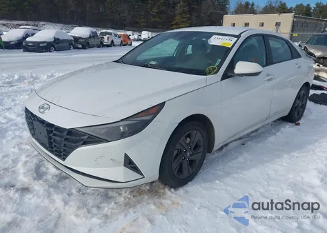 2021 Hyundai Elantra Sel z USA, uszkodzony, nr VIN 5NPLM4AG8MH012183